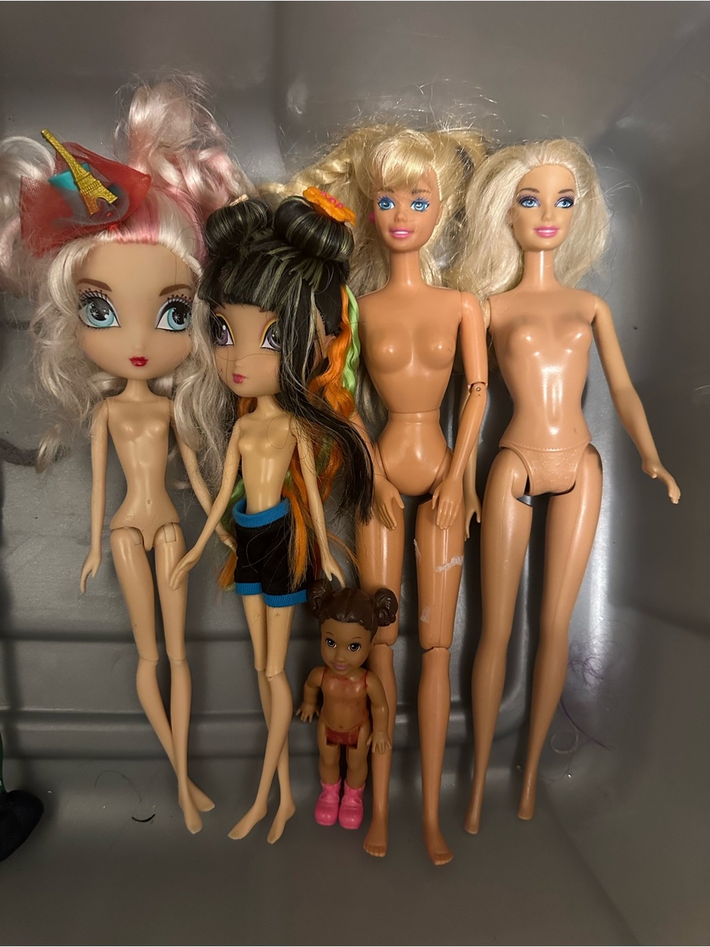 Lot of 4 Dolls+1 child